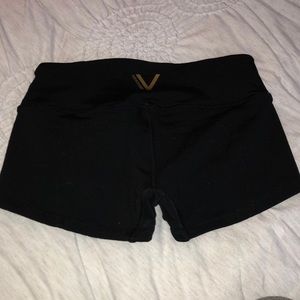Vull booty shorts XS